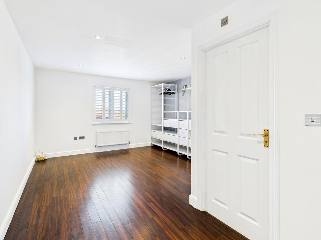 CAM05192G0-PR0030-STILL018