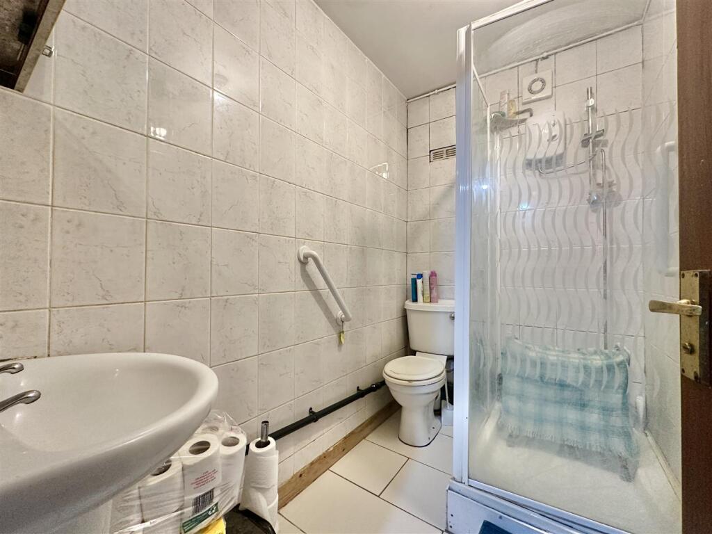 DOWNSTAIRS SHOWER ROOM