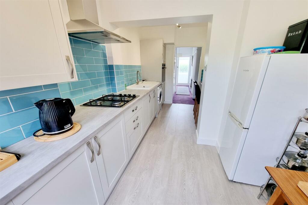 NEWLY FITTED KITCHEN/DINER: PIC. 2
