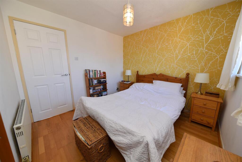 bed1.2.JPG
