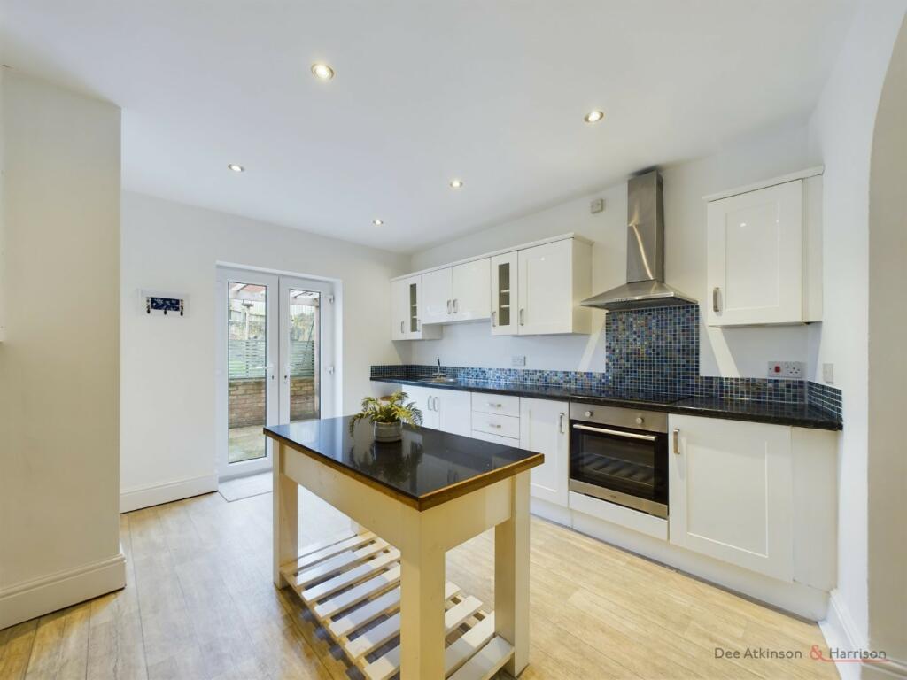 Kitchen/Breakfast Area