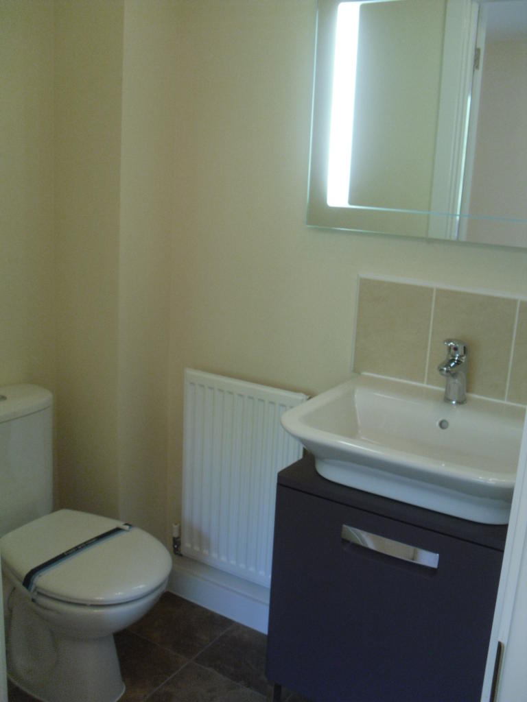 En-suite (2)