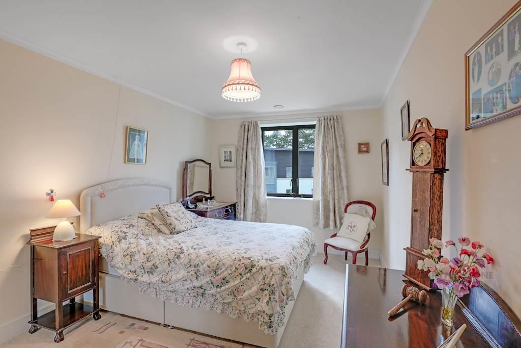 12-8f78CT_MCS_Flat 40 Jenner Court_45-small.jpg