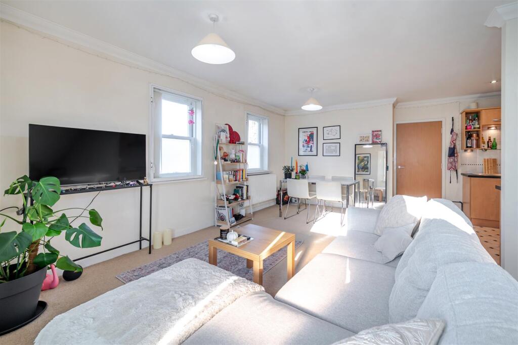 15 Reffield Close, Towcester (22).jpg