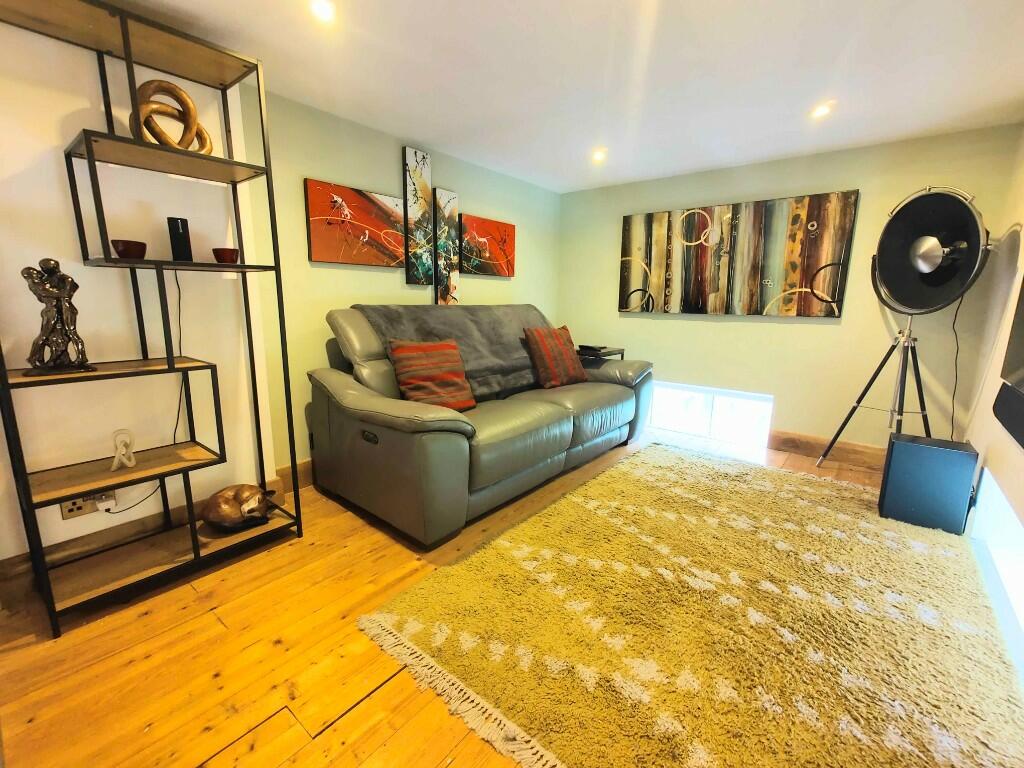 Mezzanine/Snug