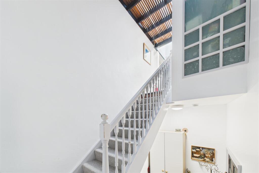 The Penthouse, 12 Kingsdown Parade, Bristol, BS6 5