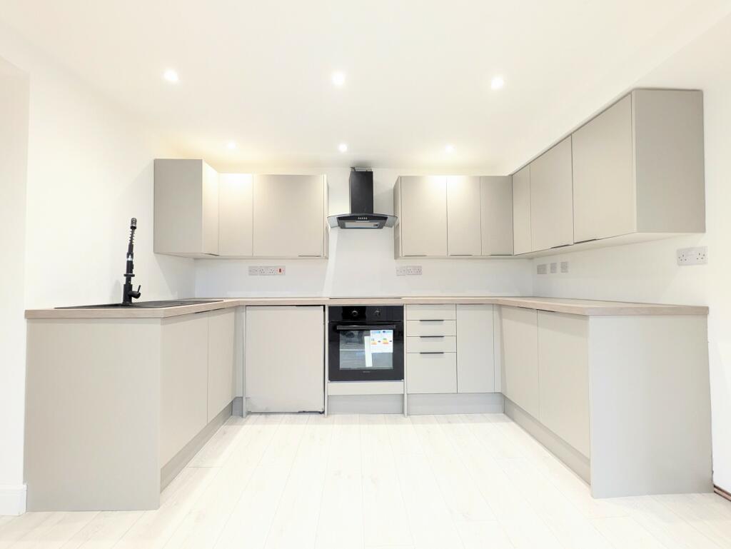 PXL_20241220_131855897.MP~2