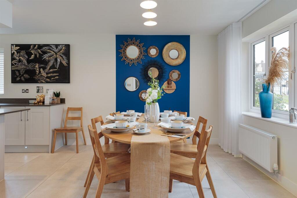 Kitchen/Dining Area