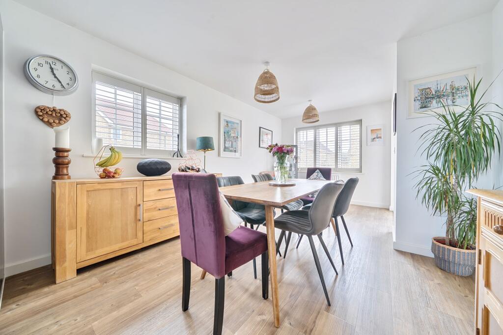 Kitchen/Dining Room (5)