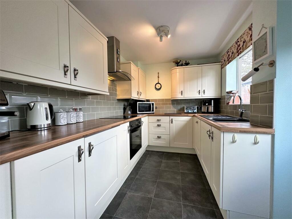 Contemporary Kitchen 420