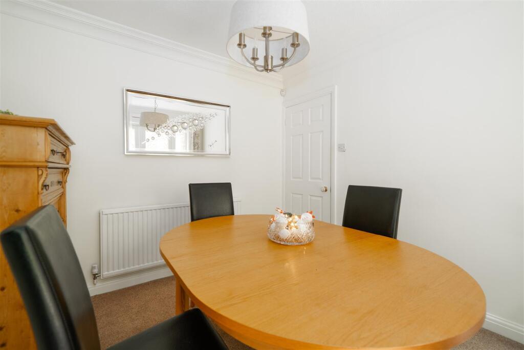 Dining Room-3.jpg