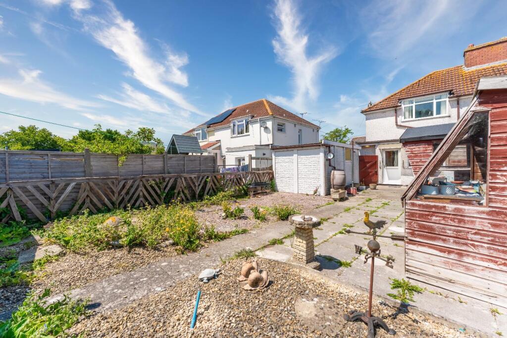 24 Elborough Avenue exterior 8.jpeg