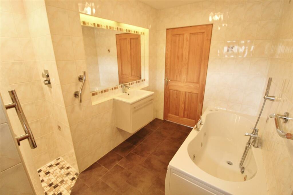 FAMILY BATHROOM -