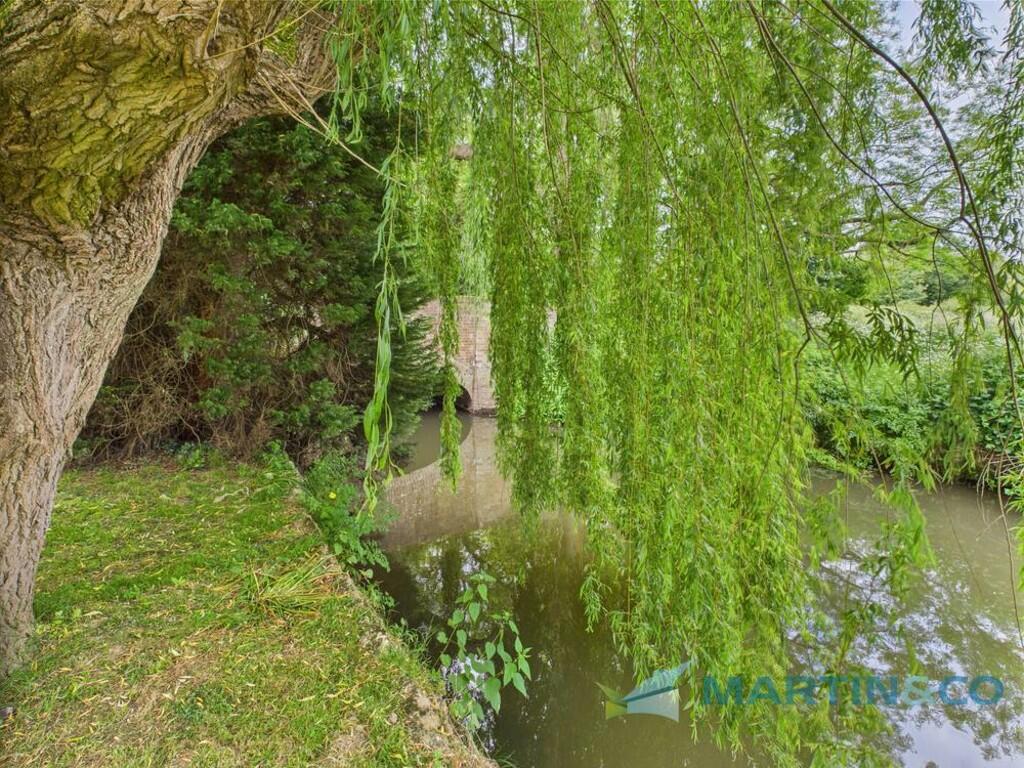 CAM02145G0-PR0061...