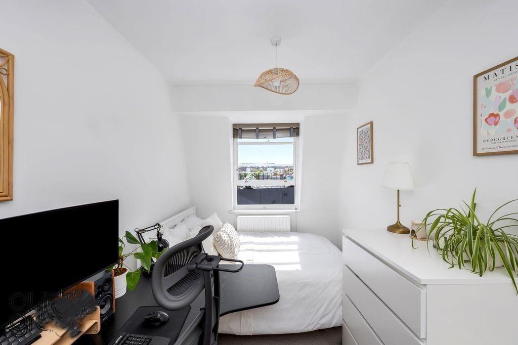 10 35 Vernon Terrace NEW 2025 bed 2 .jpg
