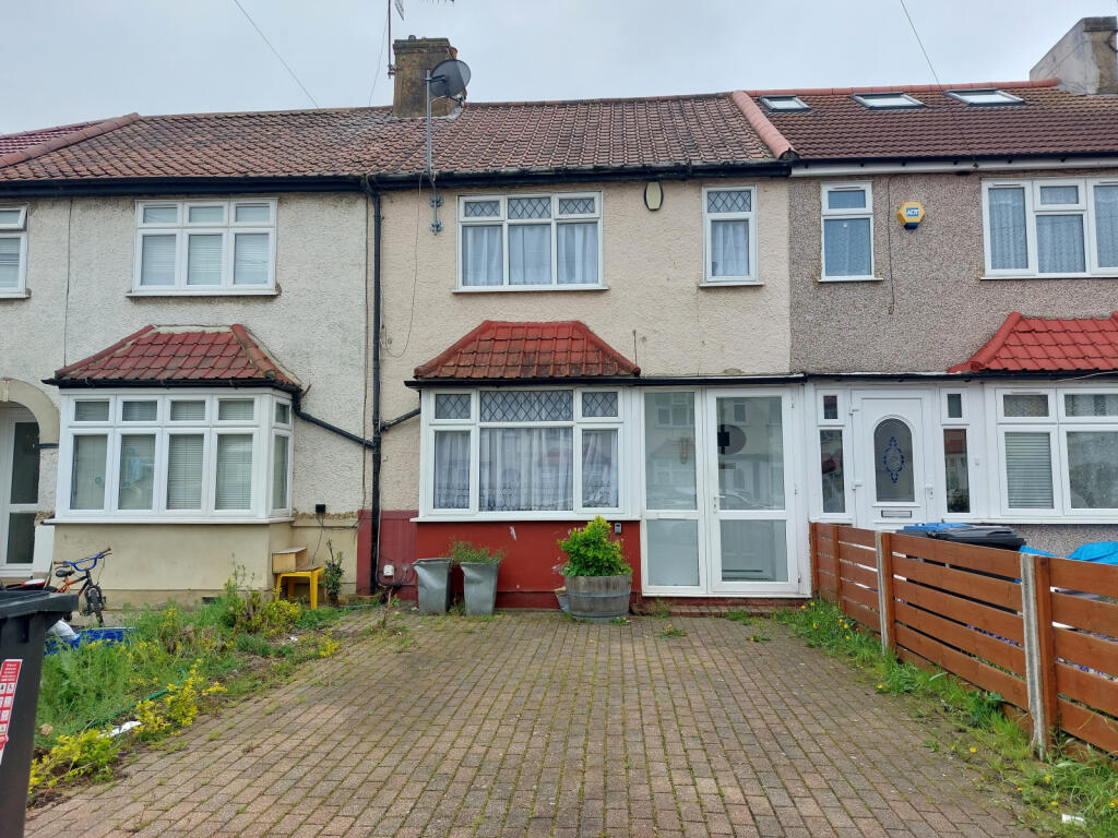 3 Bedroom Terraced for Rent