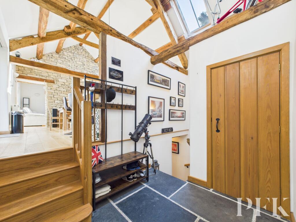 Low Fold Barn - Entrance Hall