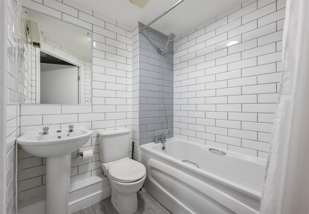 Lockwood Place E4