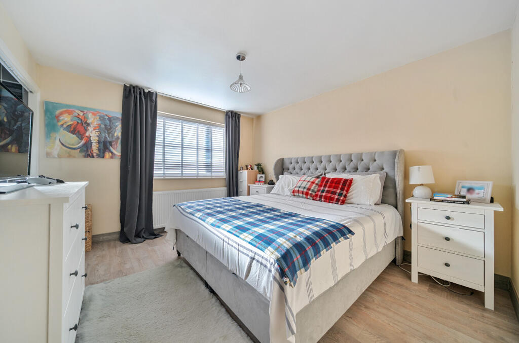 13890761269454d0f5e5acarw1