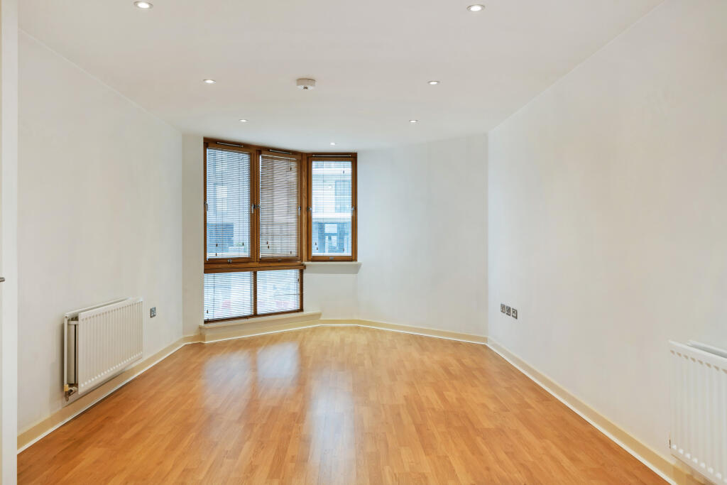 Sitting/Dining room