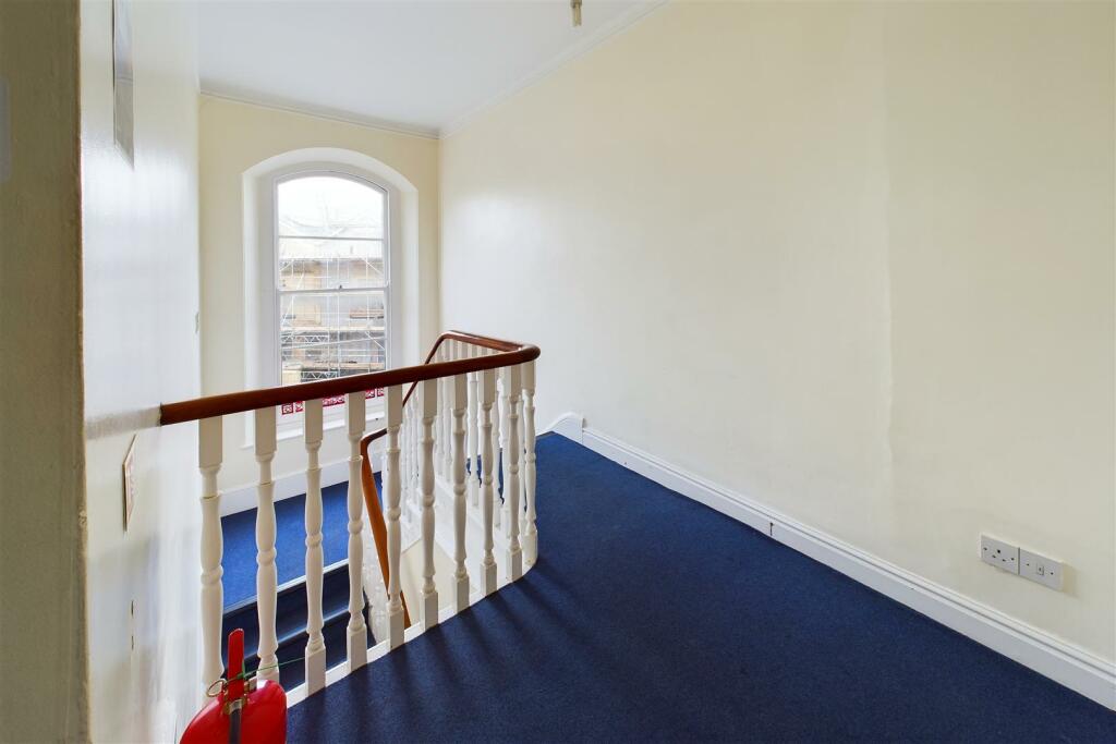 Flat 4, 41 Redland Road, Bristol BS6 6AG | Leaseho