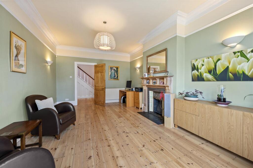 124 Pepys Road,13.jpg