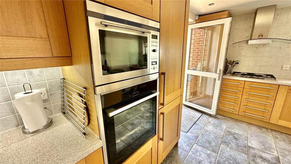 Oven