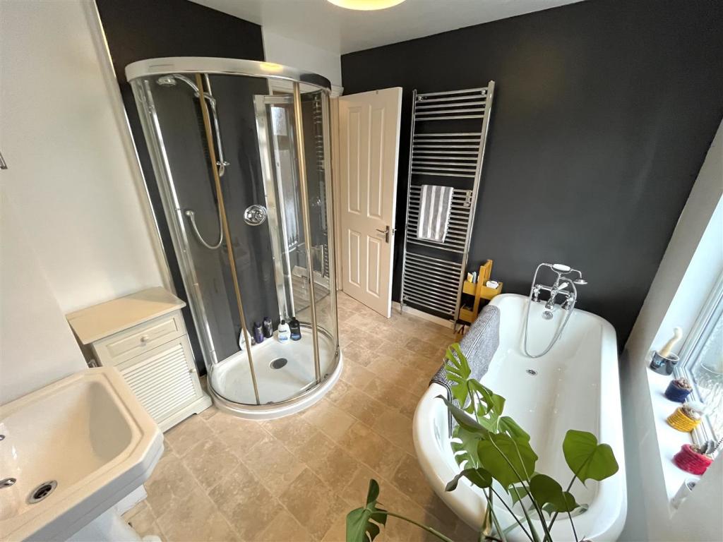 Bathroom Aspect 2