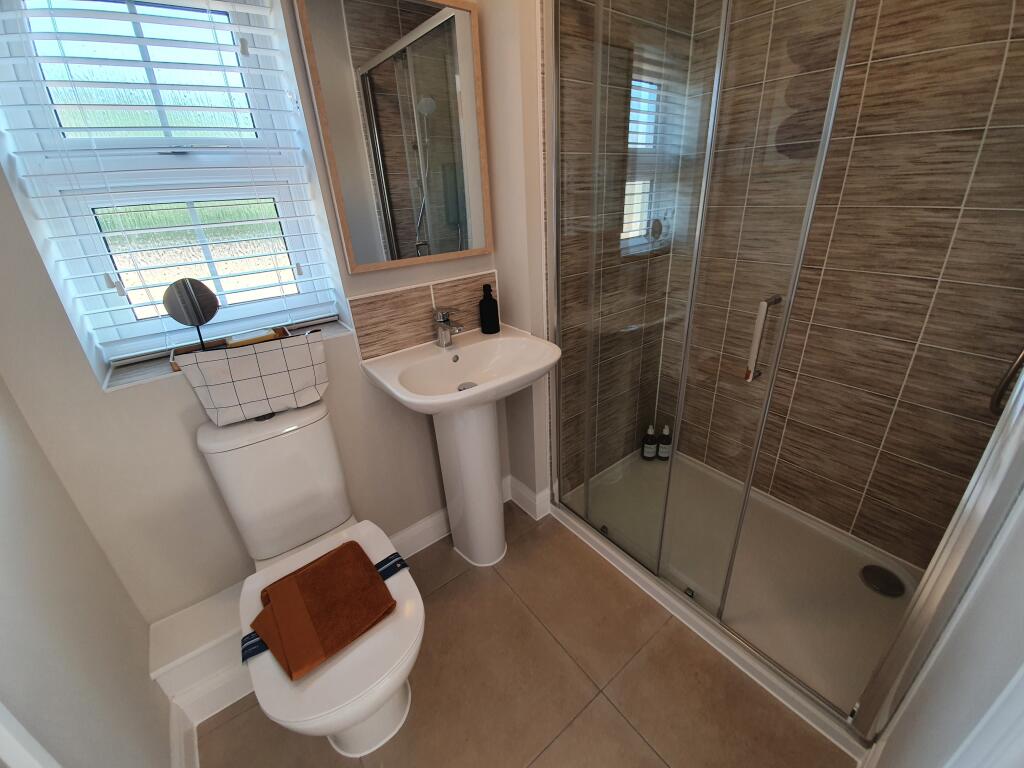 Ensuite - Show Home Image