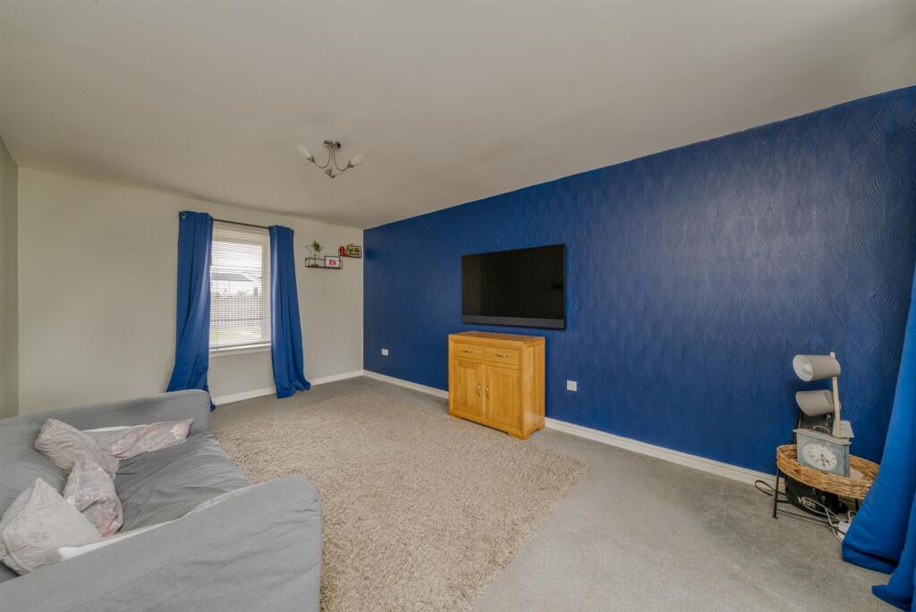 1 Queen Elizabeth Drive-03.jpg