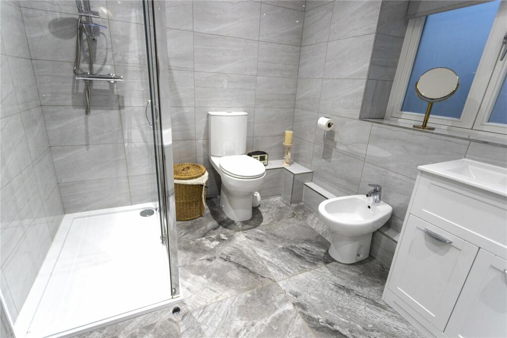 Master Ensuite