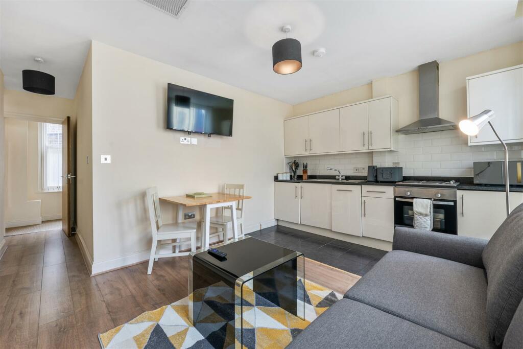 2702202427_REL_Flat C 6-8 Hanbury Street _E1 6QR_0