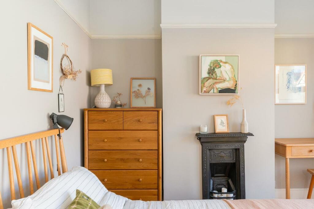 0D9RBR - Bedroom B.jpg