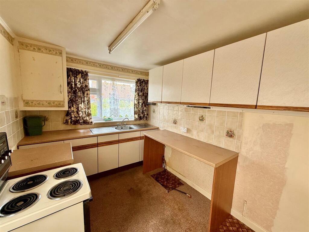 Kitchen 1.jpg