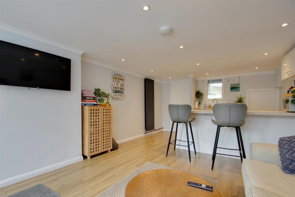 Open Plan Lounge Kitchen