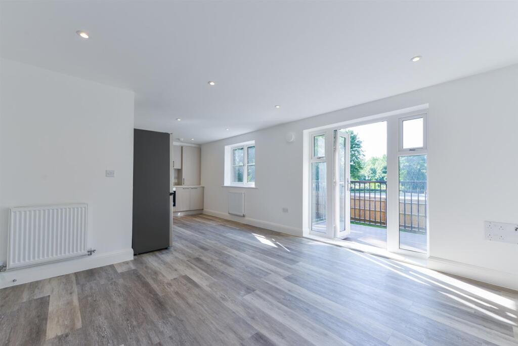 Flat 2 Dane Court3.jpg