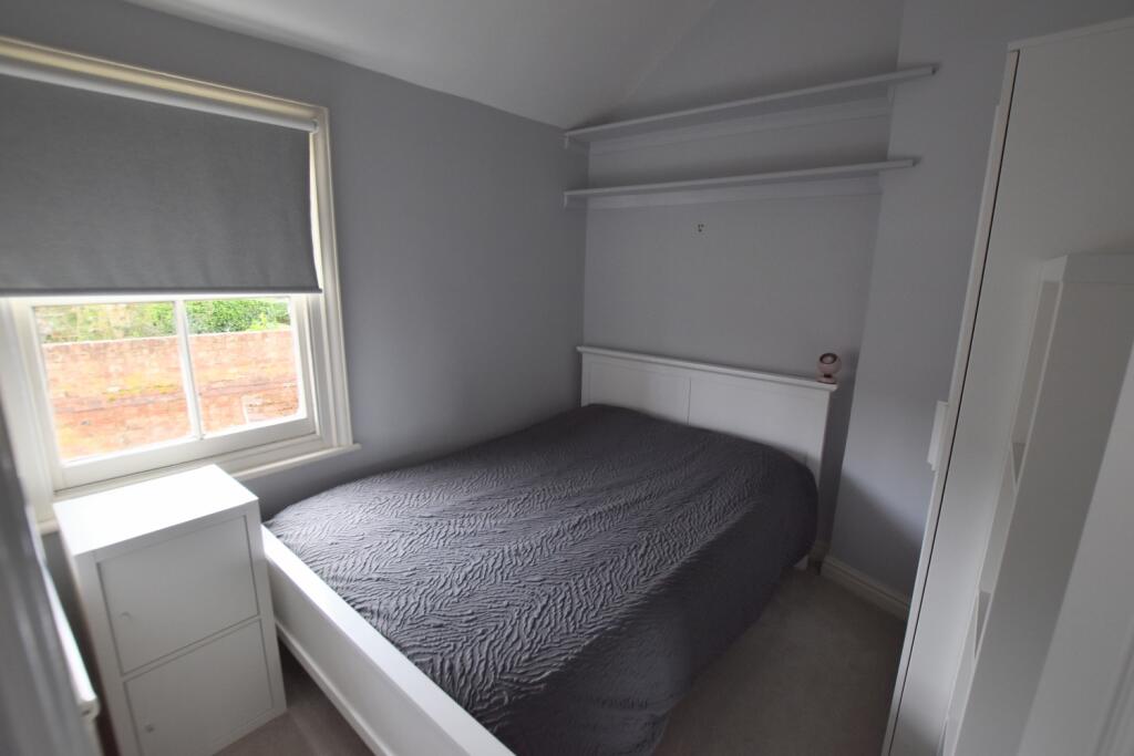 38 Mill Street bedroom