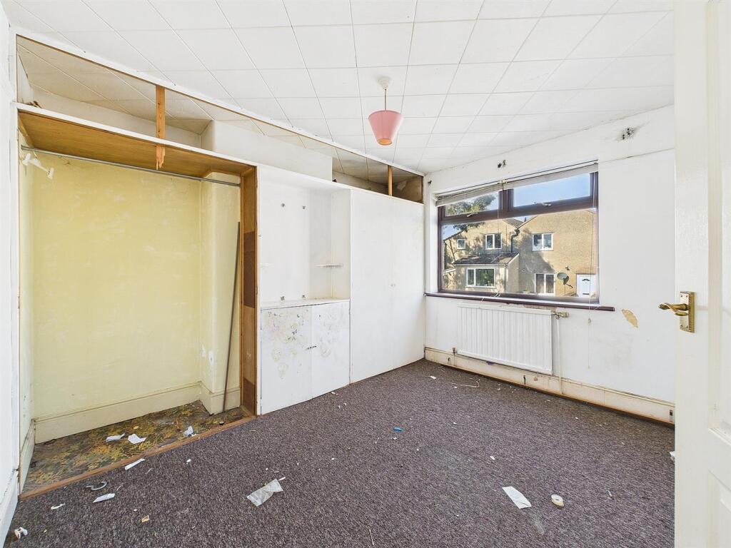 9 - Four Bedroom House for Auction, Vera Road, Fis