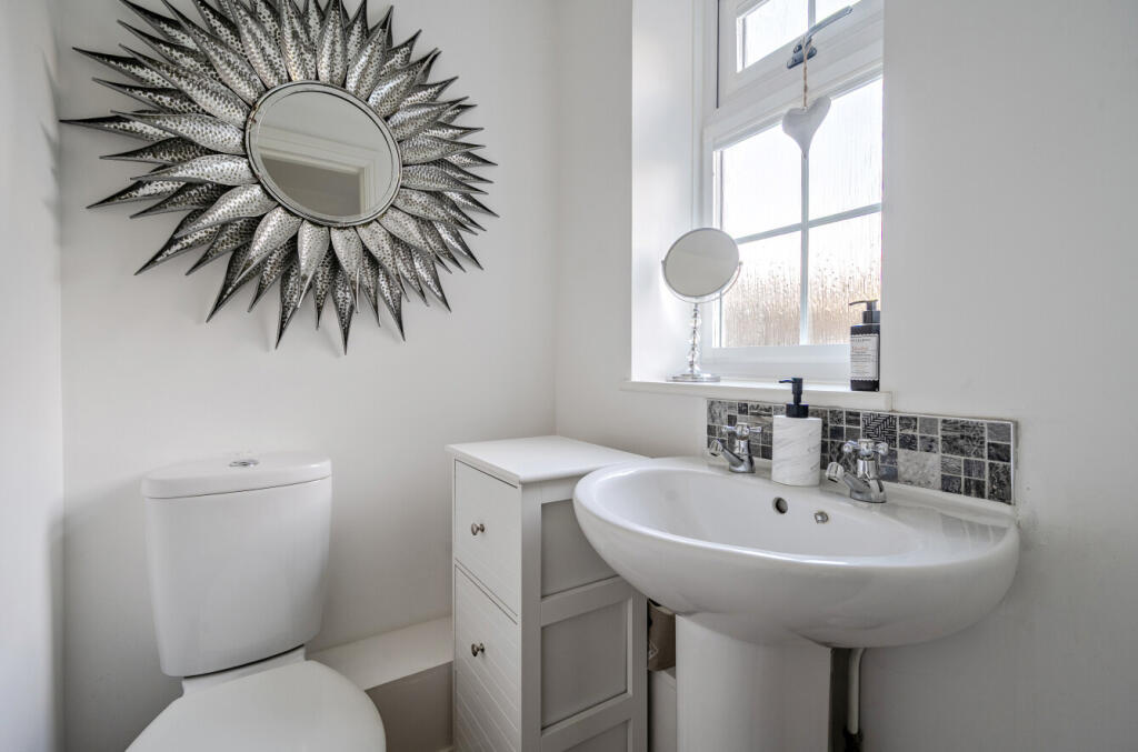 1389326-11-693ff9...