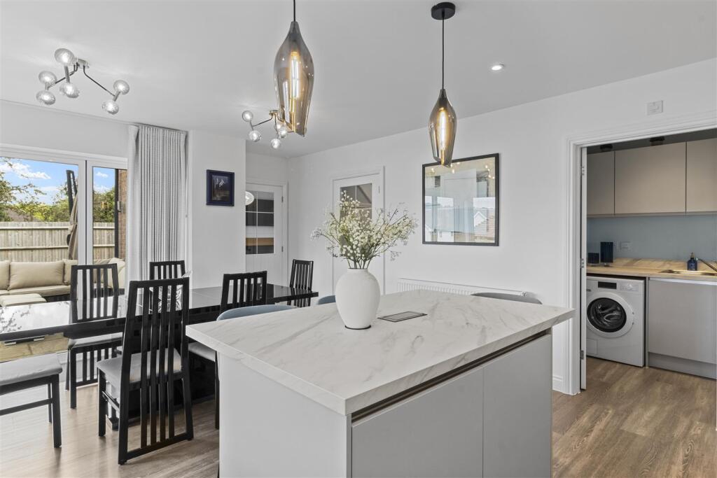 Spacious Kitchen Diner