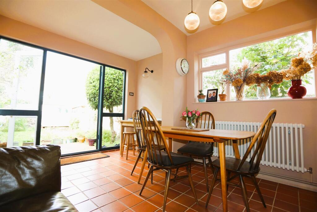 52 WALSINGHAM ROAD (45).JPG