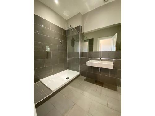 bathroom3.jpg