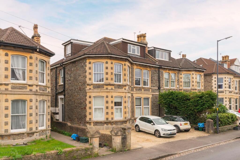 F1F0F1CRSA - External B.jpg