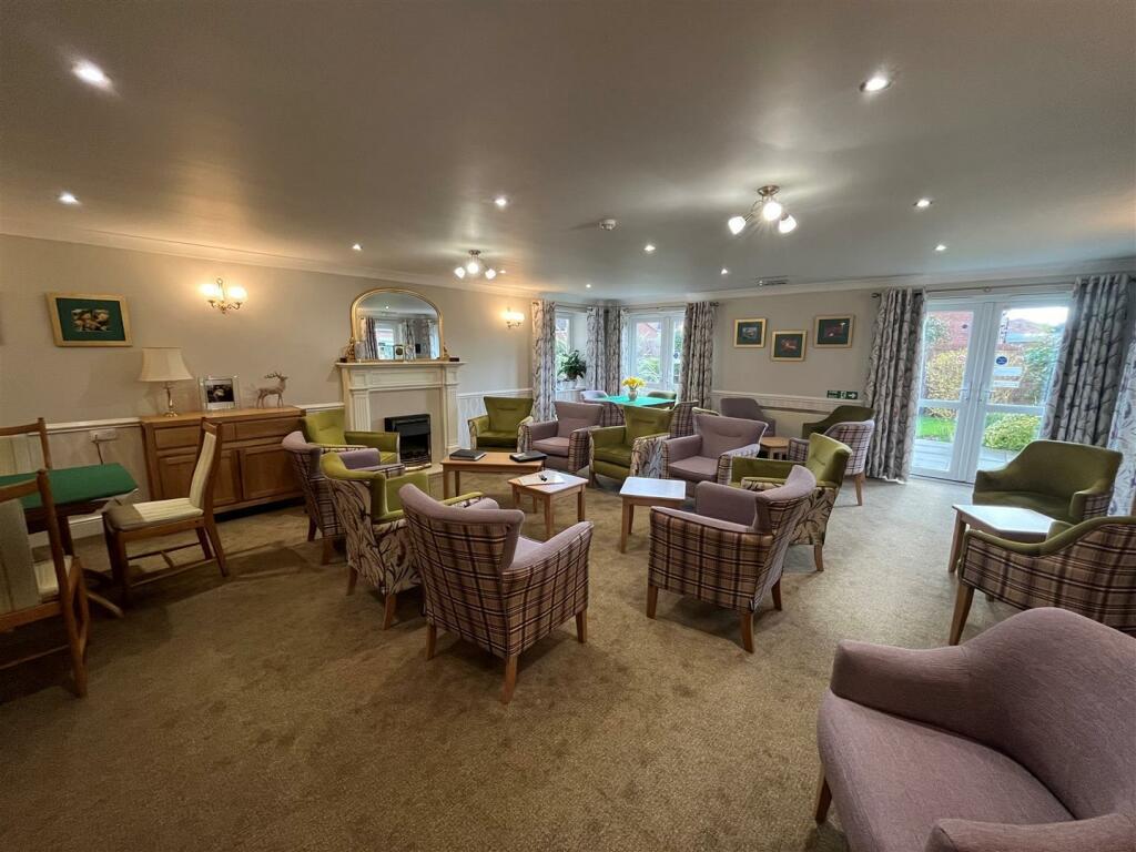 RESIDENTS LOUNGE