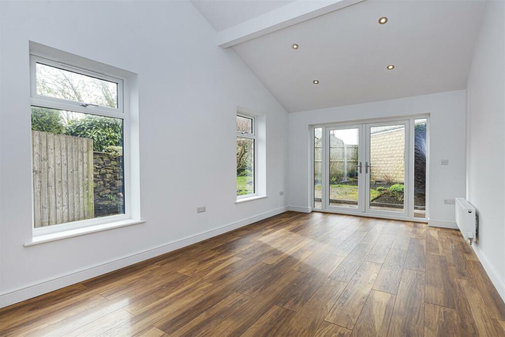 Bramleys Estate Agents - Elland - Oliver Meadows (