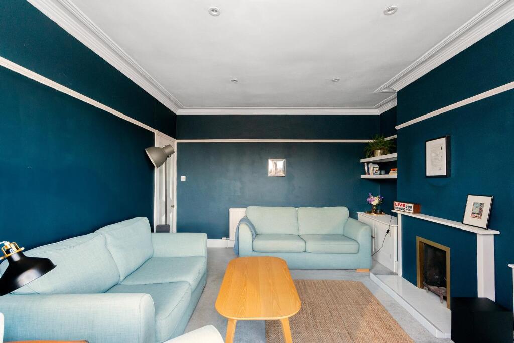 1W5R3ATN - Living Room B.jpg