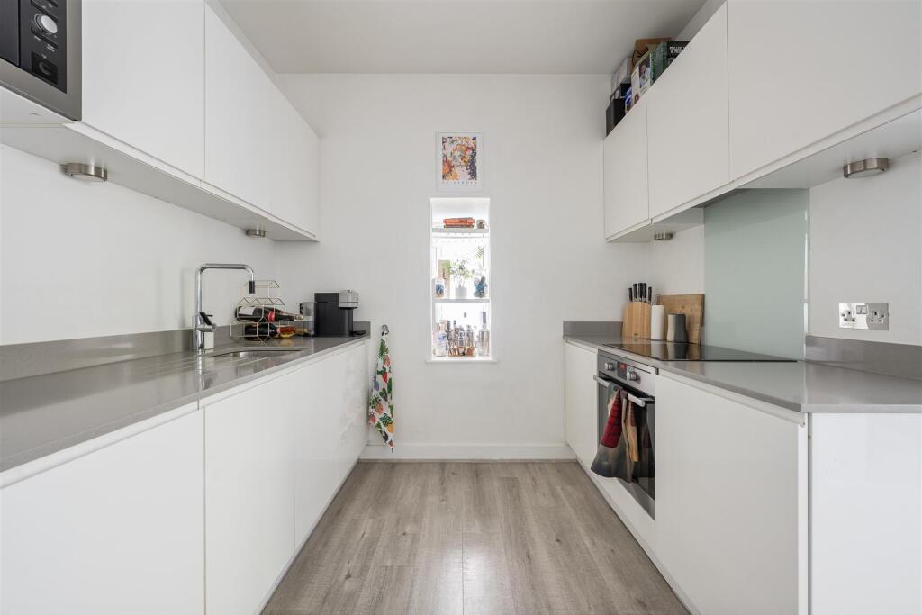 Richard Tress Way, E3