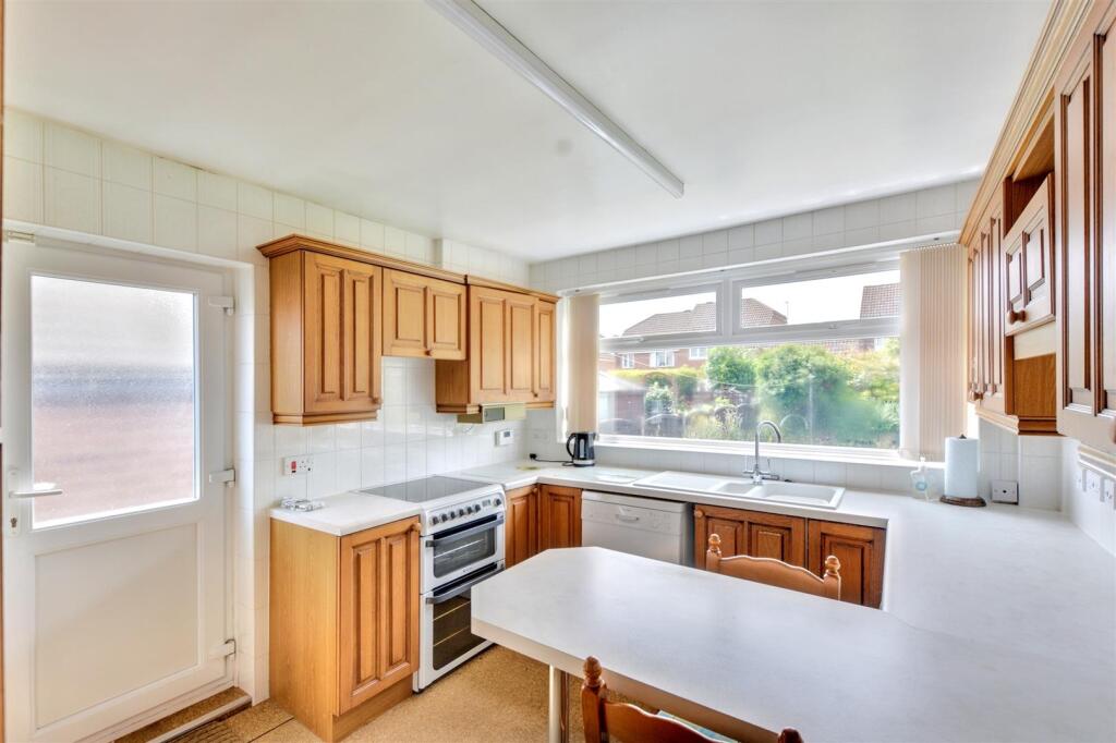 Kitchen_1.jpeg