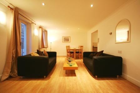 BM8upper livingroom2.JPG