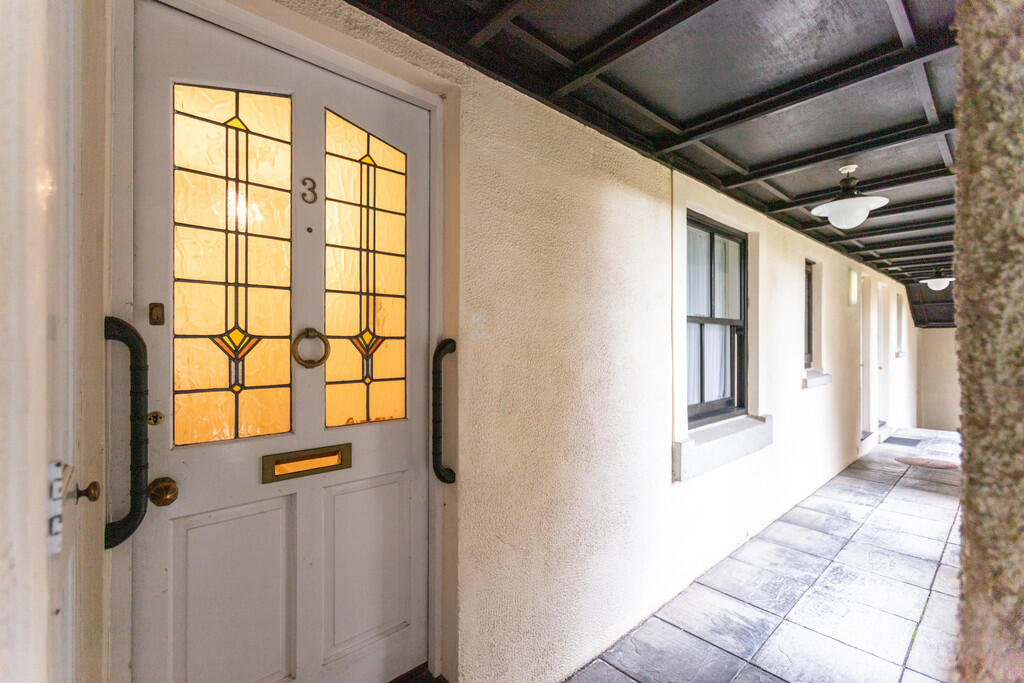 Priavte Entrance